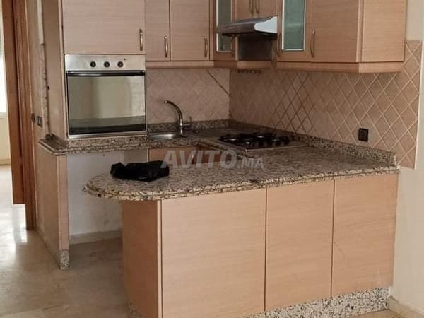 Studio Unfurnished with Parking 2 Mars/Benjdia