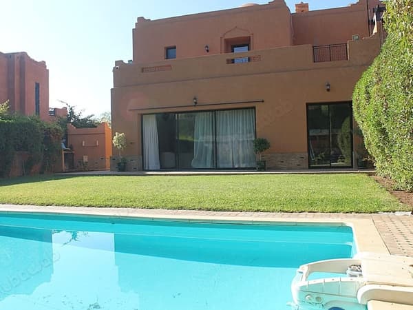 Superbe villa de trois chambres