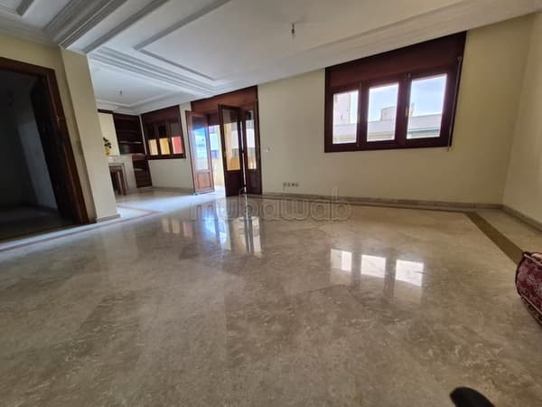 Appartement 170 m² te Renoveren – Racine