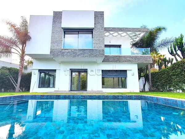 Nieuwe moderne villa te huur in Longchamps