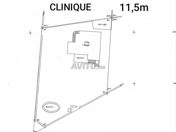 Hoekcommercial villa 938 m² l'Oasis