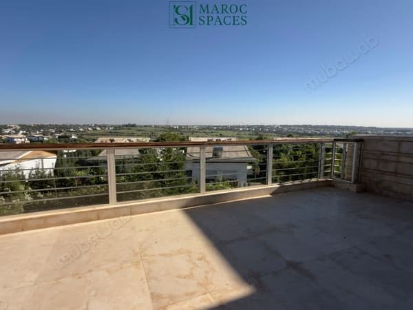 À louer, duplex, vue golf, 4 chambers