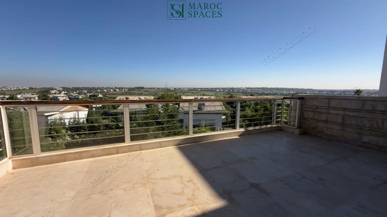 À louer, duplex, vue golf, 4 chambers