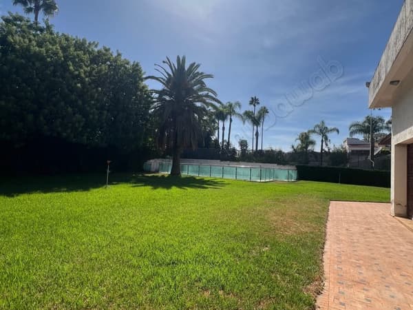 Villa de Plain Pied à Vendre – Souissi, Rabat