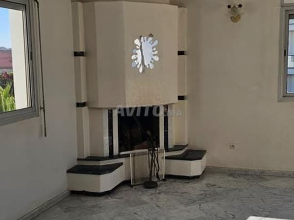 Geräumiges Duplex zur Miete in Ain Diab