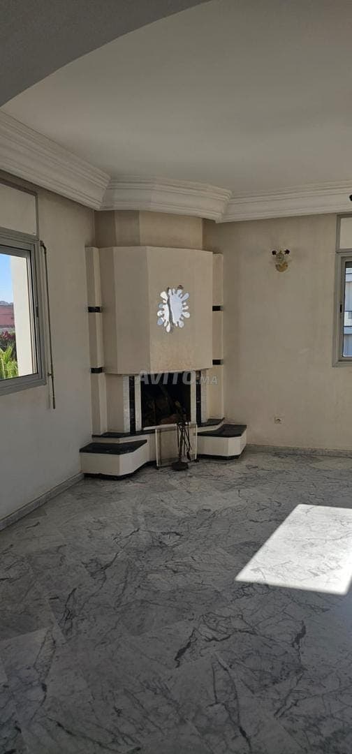 Geräumiges Duplex zur Miete in Ain Diab