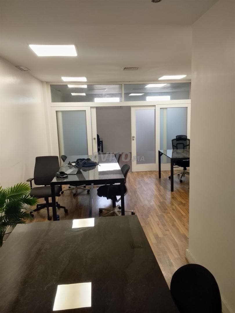 Bureau 140m2 à Les Princesses