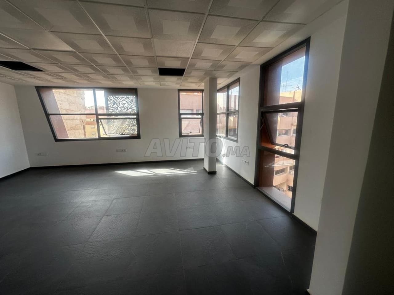 Kantoor van 49m² in Guéliz nabij bioscoop Colisée