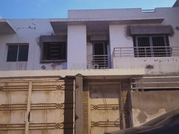 Villa semiacabada en venta – Barrio El Wifaq