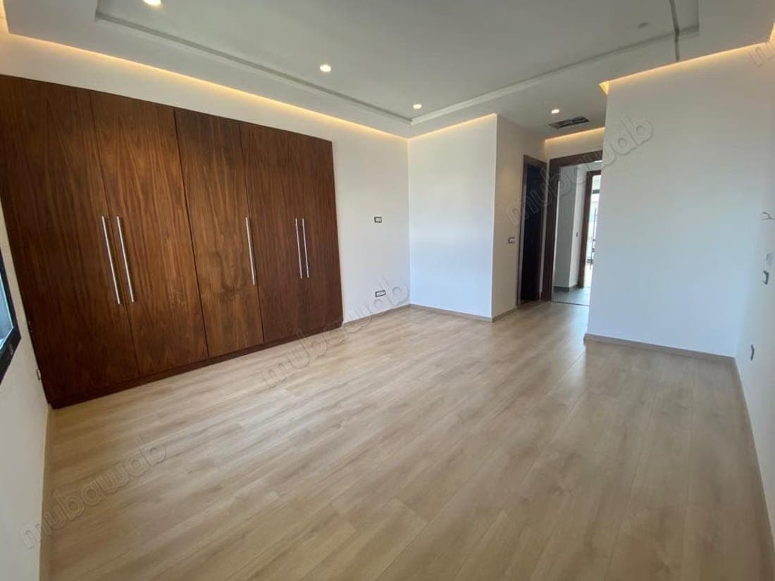 Prachtig appartement te huur in Riyad. Oppervlakte 185 m². Met lift en terras