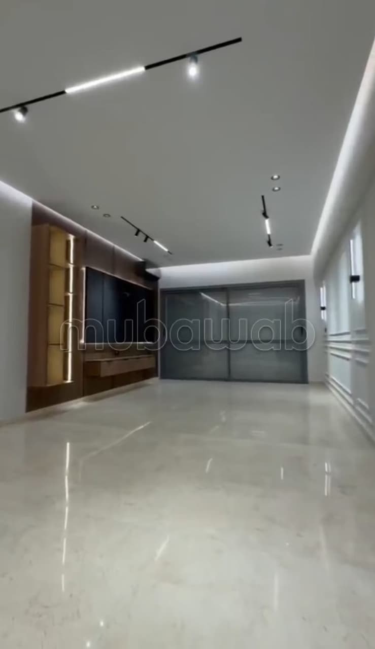 Mooi Modern Leeg Appartement Socrate