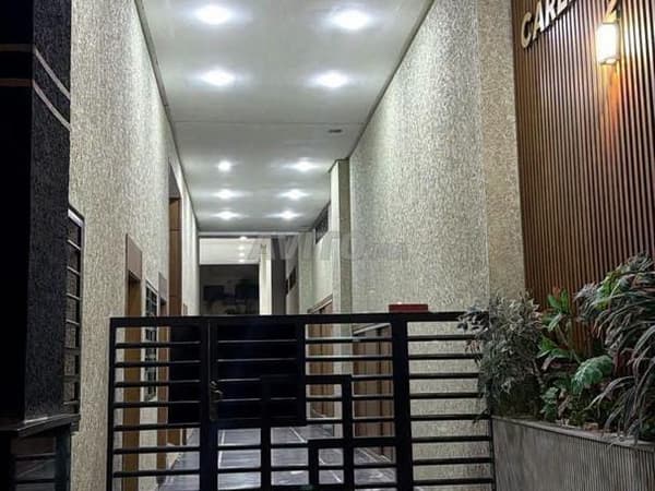 استوديو للإيجار فارغ بدون مواجهة