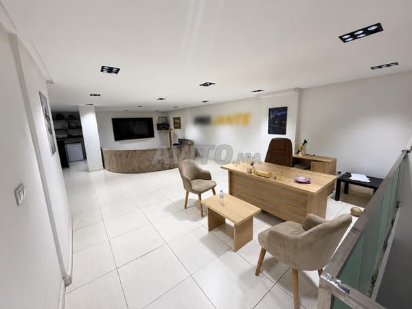🏢 Magasin à vendre – Roches Noires