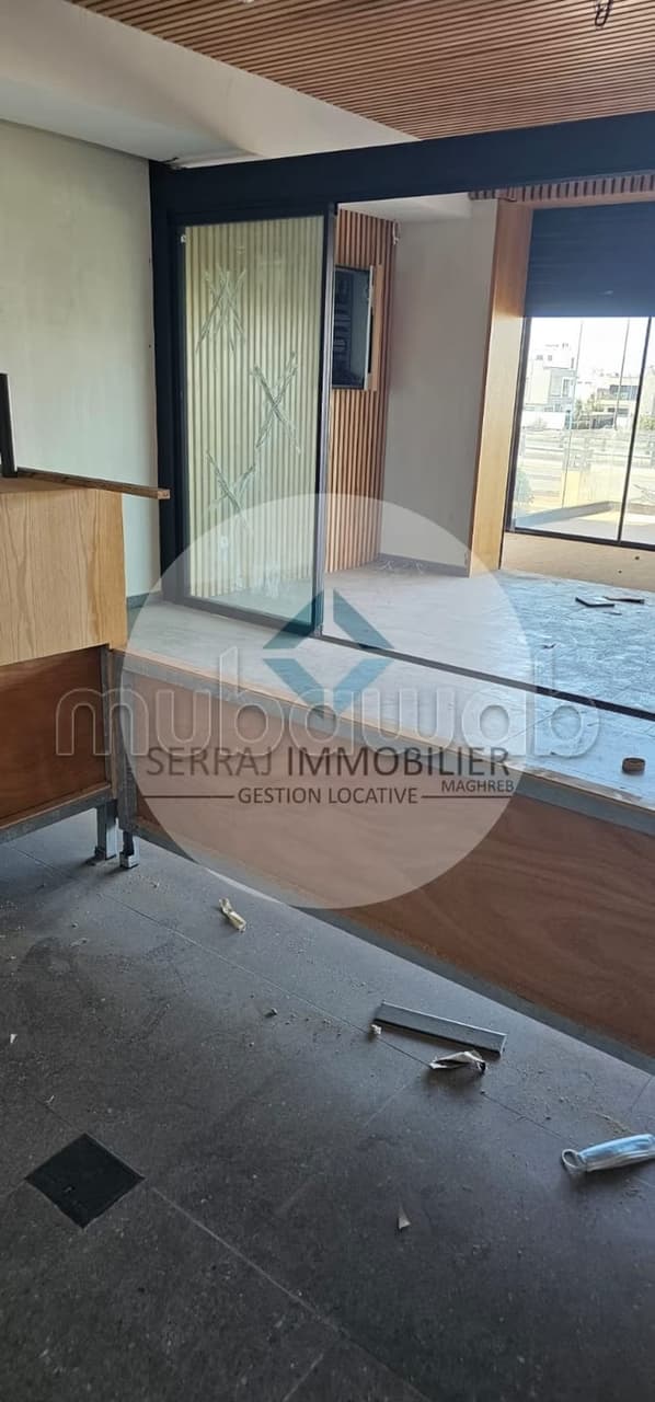 À Louer – Magasin 100 m² à Dar Bouazza