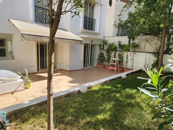 Appartement avec extérieur et jardin plein Maarif
