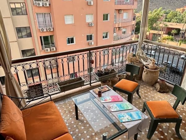 Bel appartement en location à Guéliz. Surface de 120 m². Bien meublé