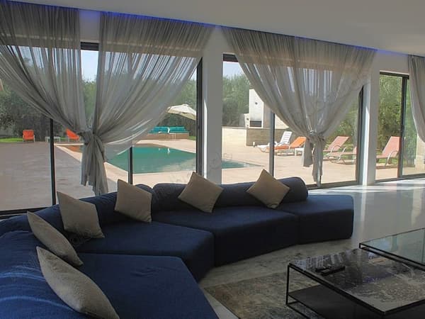 A SAISIR. Belle villa de plain pied a Louer