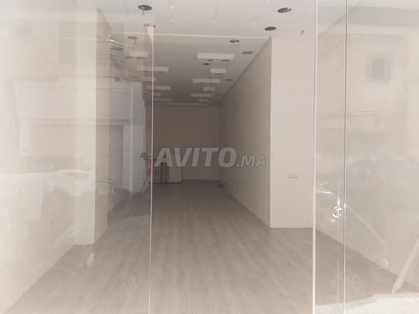 Magasin aménagé à maarif 130m2