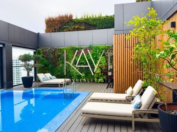 Superb penthouse with pool: 3 bedrooms, close to the beach
