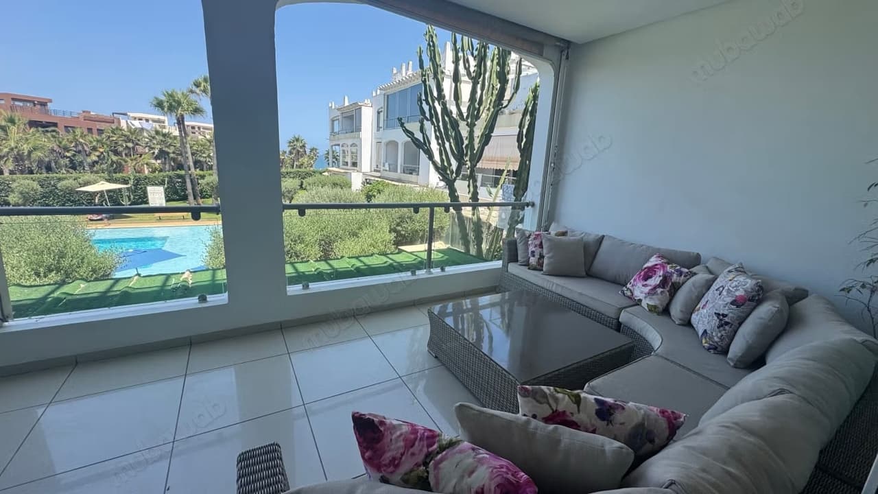 Superbe appartement à vendre à Dar Bouazza Residence Melrose. 2 pièces confortables…