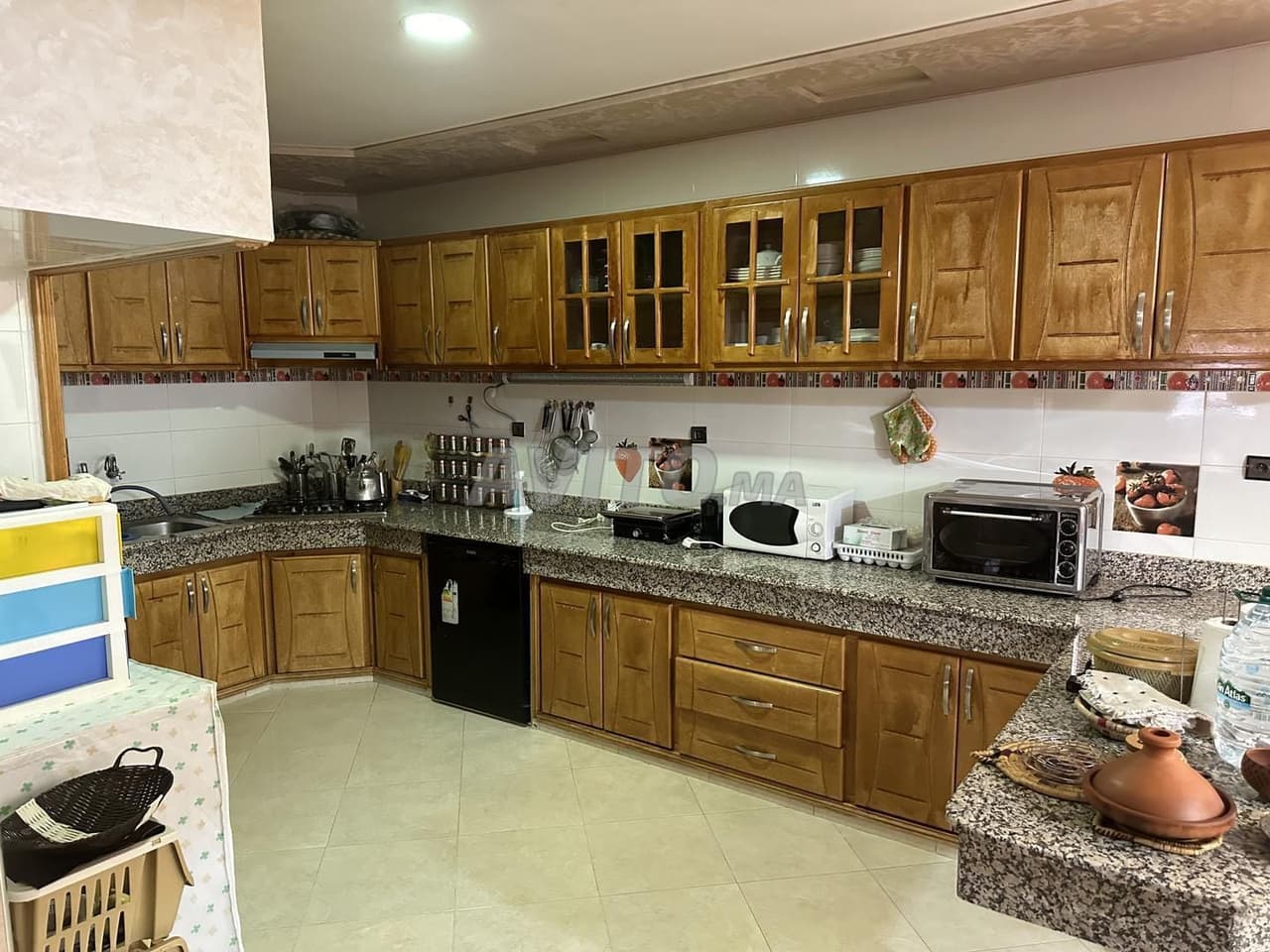 Très belle maison commerciale 134 m2 à Andalous