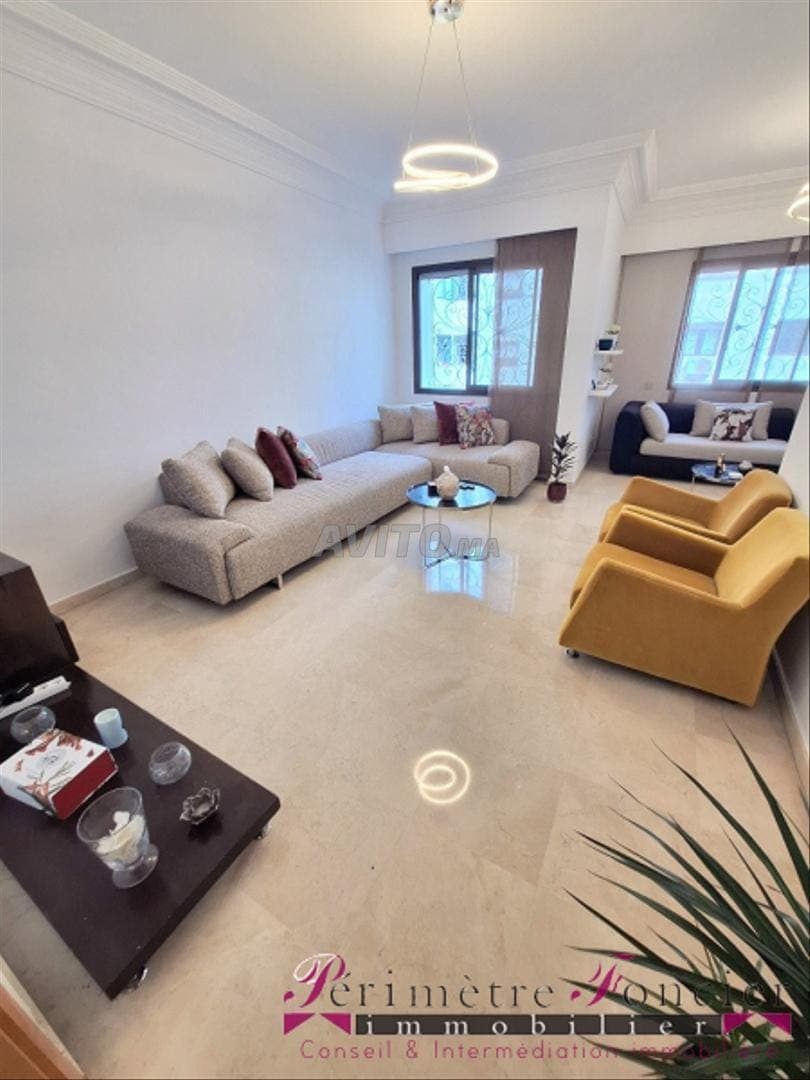 RACINE BEL APPARTEMENT TRAVERSANT À VENDRE 103 m²