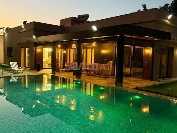 eine schöne Villa zu verkaufen, 15 Min. vom Stadtzentrum entfernt