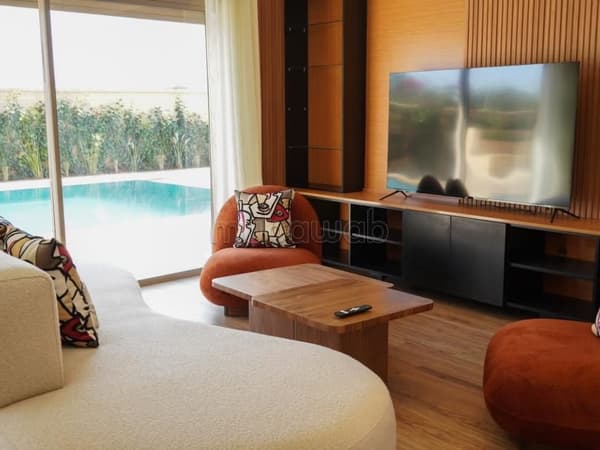 Verkoop luxe villa aan Route Amizmiz. Totale oppervlakte 2600 m²