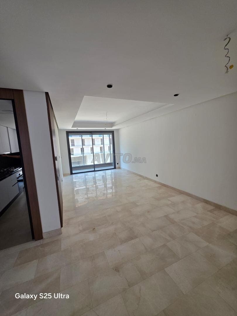 TE HUUR APPARTEMENT 2 SLAAPKAMERS LEEG NIEUW CFC