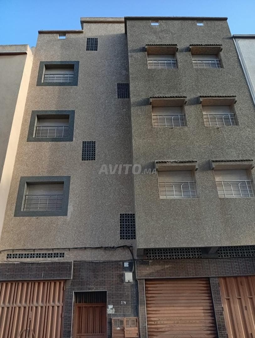Maison de 100m à trois étages à vendre dans le quartier Moulay Abdellah