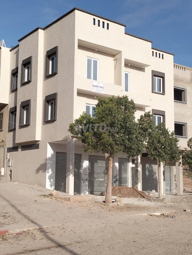 Magasin 2 façades voie 30m