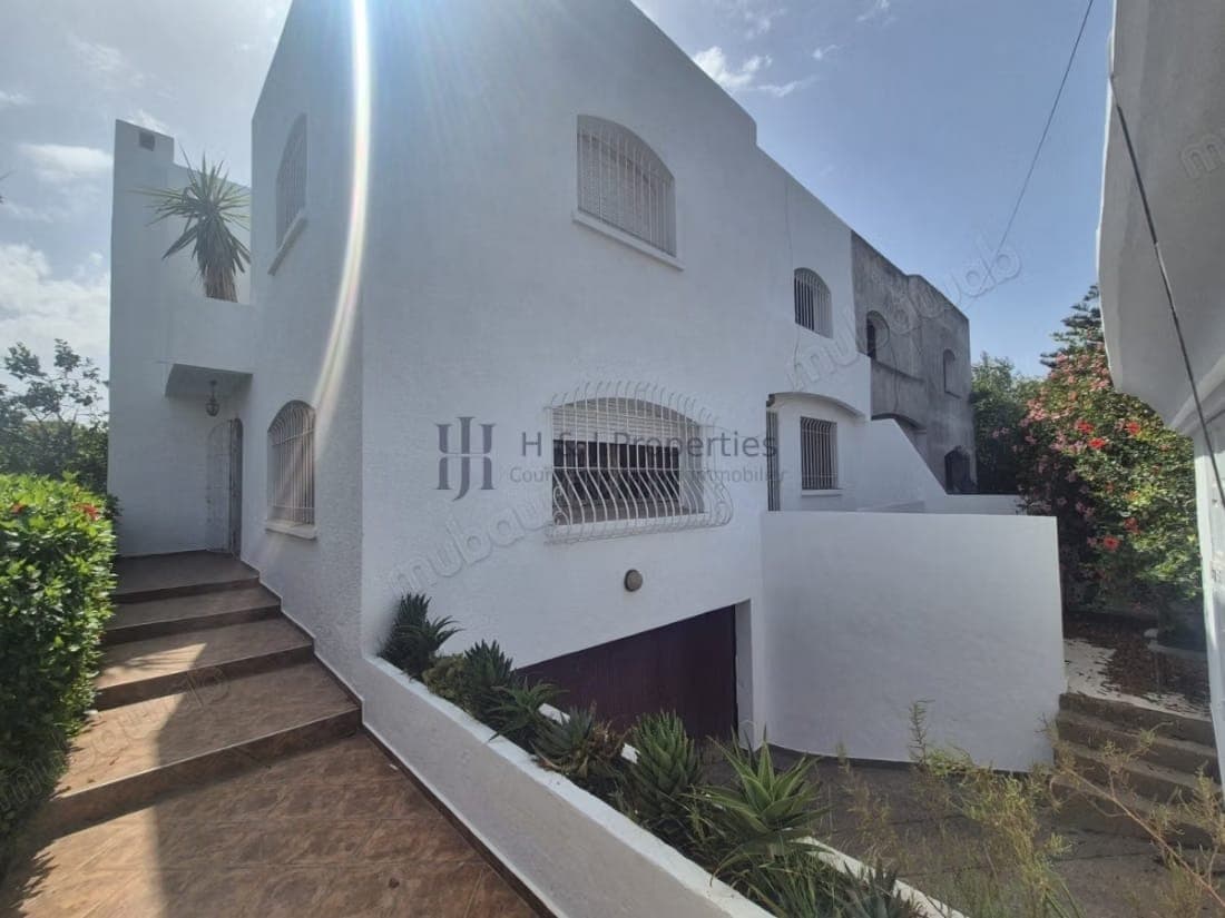 VILLA T3 DE 707 M²