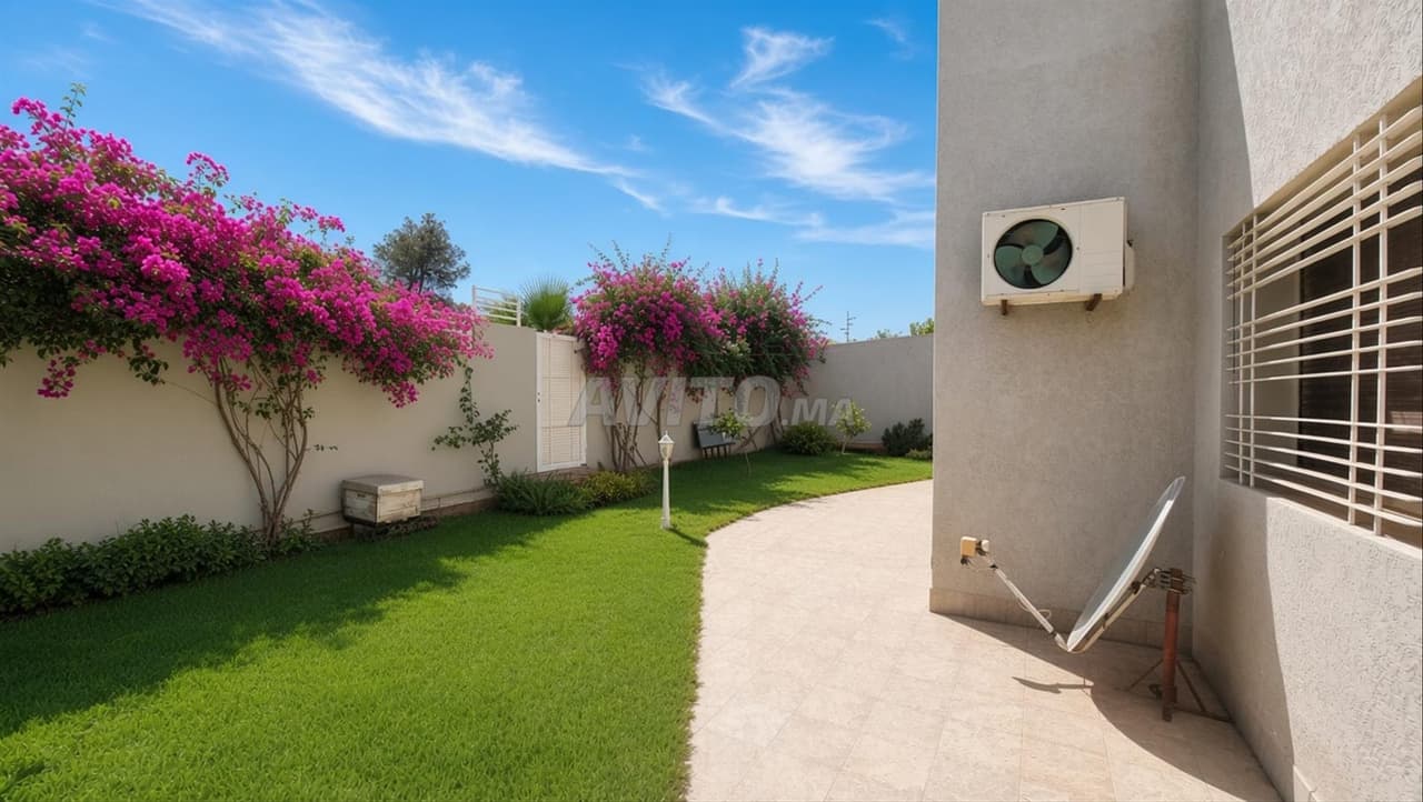 Villa de 404 m² à vendre – vue sur la forêt