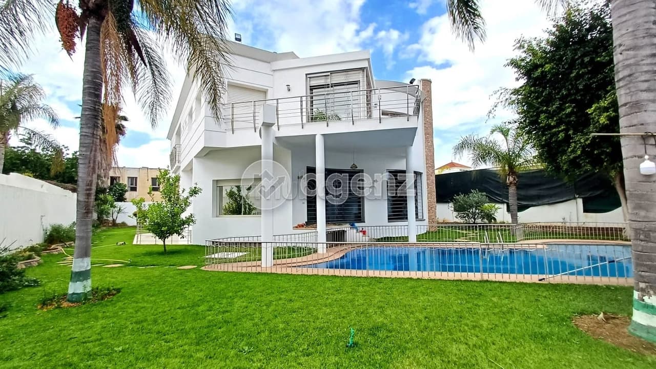 Villa in vendita 1 003 m², 8 camere Route Immouzer Fès