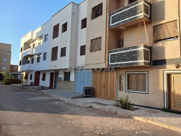 Maison à vendre : rez-de-chaussée avec garage, premier étage, deuxième étage et terrasse