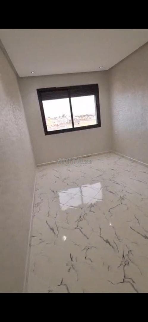 شقق جديدة فارغة للكراء في دار طنجة
