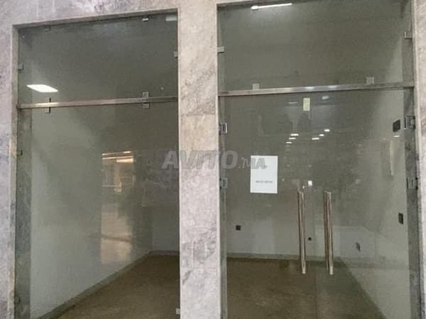 Locale commerciale in affitto nella residenza Touahri 12 Salé El Jadida