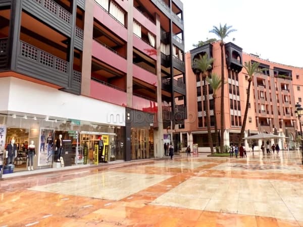 En Vente: Appart Hotel de 20 appartements 18 Studio et 2 deux chambres à Gueliz Marrakech