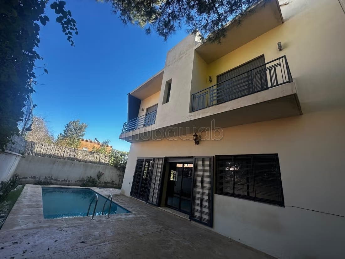 Magnifica villa di 305 m² con piscina a Targa
