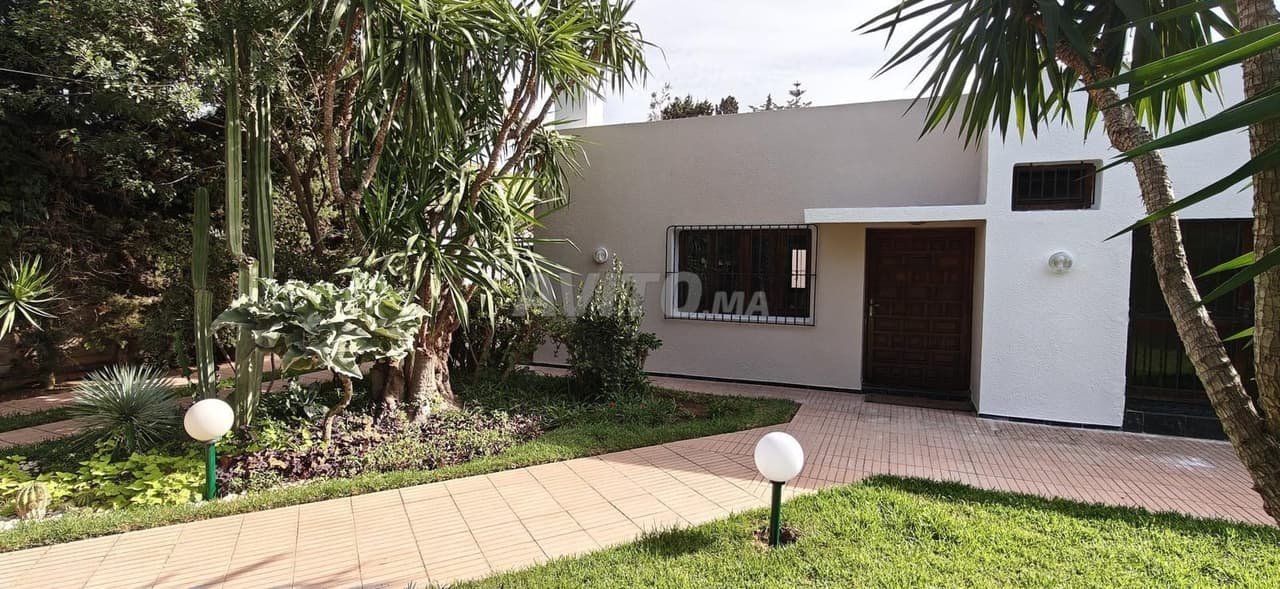 Villa à louer à Souissi Rabat