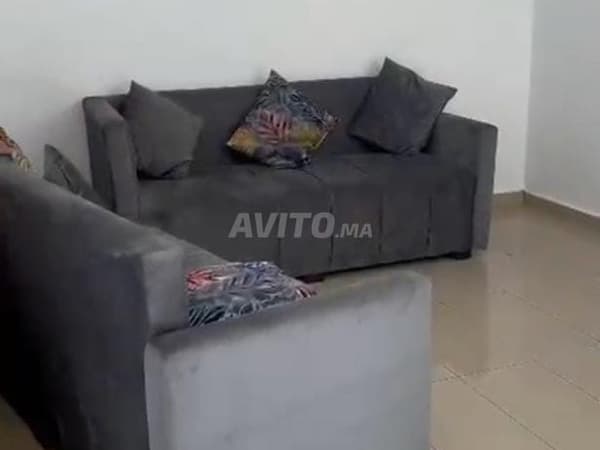 Estudio vacío en alquiler