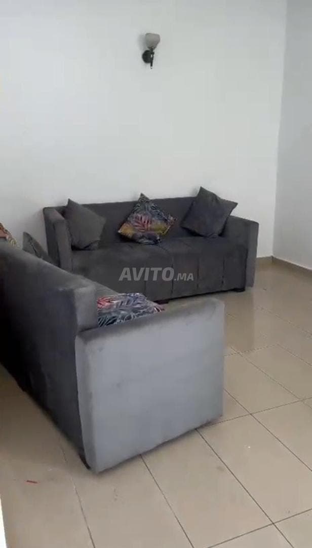 Estudio vacío en alquiler