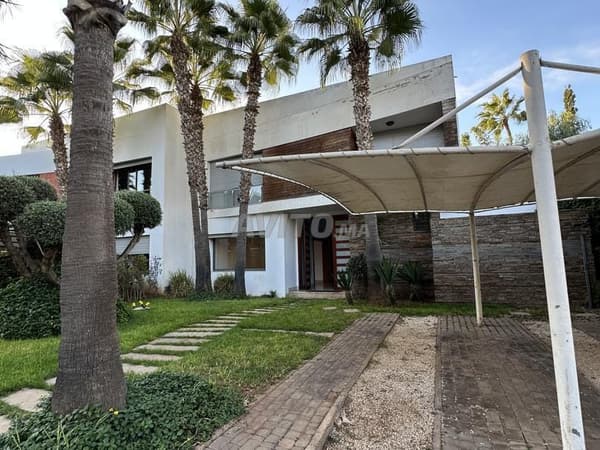 Villa avec piscine à louer à Aïn Diab Extension