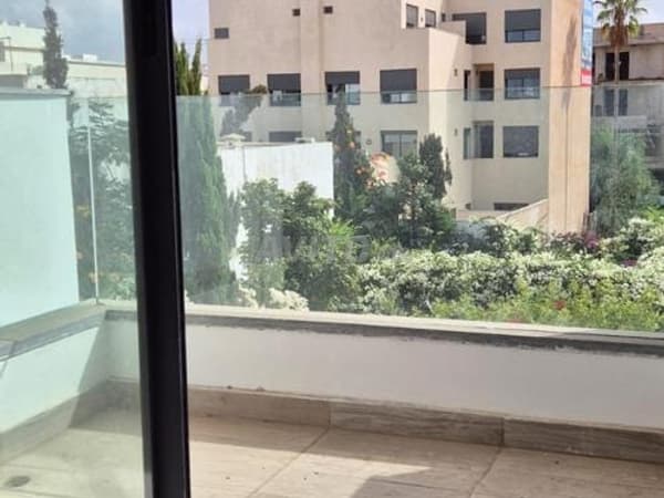 MORE THAN 20 EMPTY STUDIOS FOR RENT - OASIS