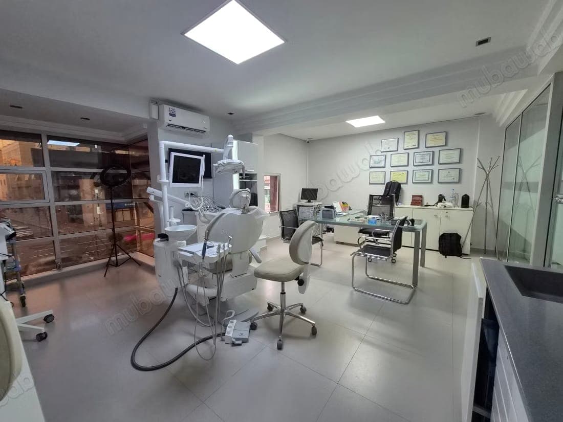 Premiumlocatie uitgeruste tandartspraktijk