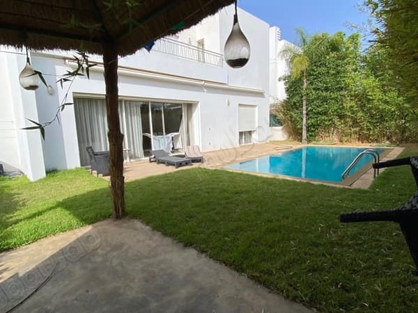 Villa de luxe à louer vide à El Menzeh