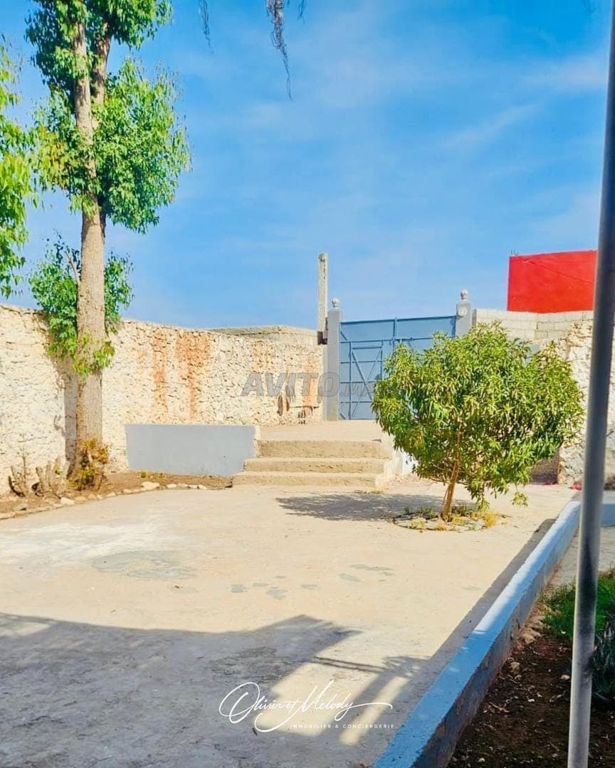 Mini-Villa mit 3 Schlafzimmern, Innenhof und Dachterrasse