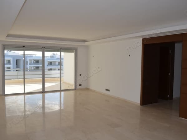 Zeer mooi doorlopend appartement te huur