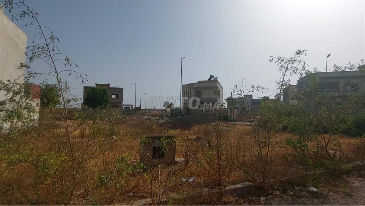 Terrain à vendre à Berrechid – 181 m², 2 façades, zone villa