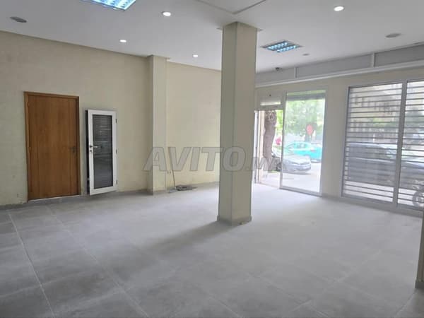 Local commercial de 94m avec sous-sol